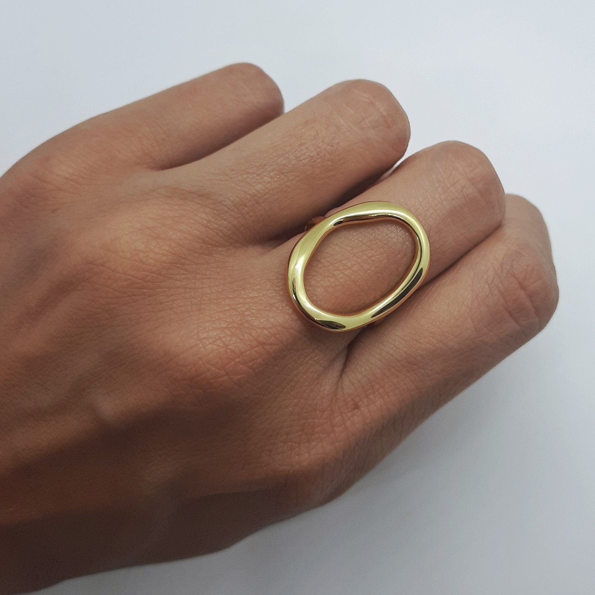 Moderner Ring ovaler Kreis Gold - Cosmos Ringe KOOMPLIMENTS