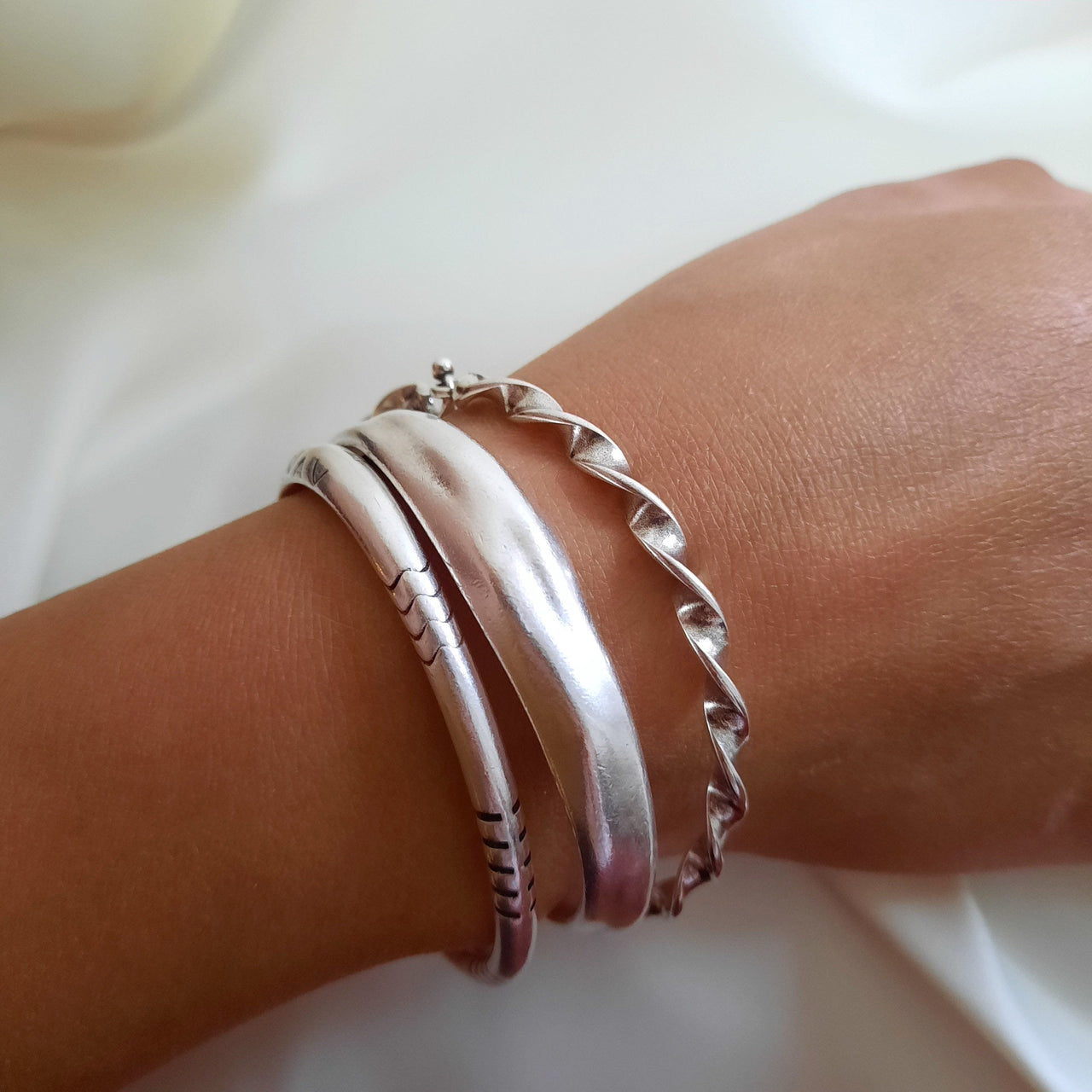 Modernes Armband aus Silber - Spirale Armband KOOMPLIMENTS