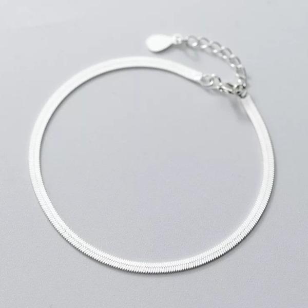 Modernes flaches Schlangen Armband aus Silber Armband KOOMPLIMENTS