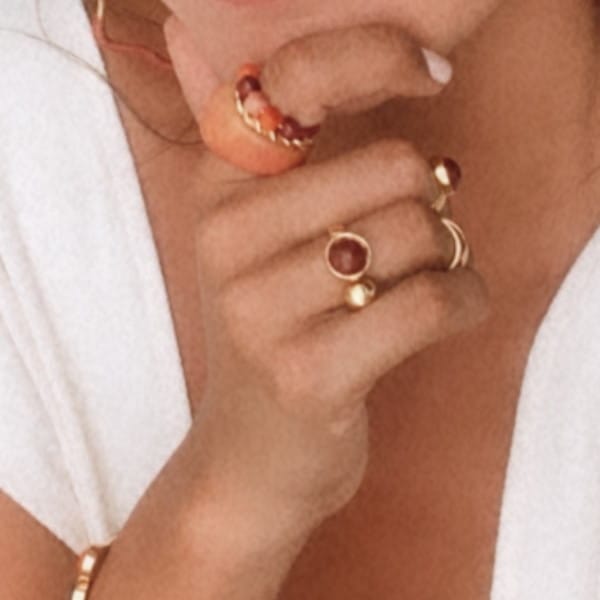 Offener Gold Ring mit 2 Kugeln - GALATEA Ringe KOOMPLIMENTS