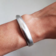 Offener Silberarmreif für Frauen - Petra Armband KOOMPLIMENTS