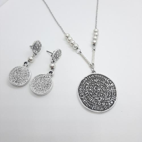 Ohrringe Silber mit Medaillon Phaistos Ohrringe KOOMPLIMENTS