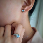 Ohrstecker aus Silber mit Mondstein - JAIPUR Ohrstecker KOOMPLIMENTS