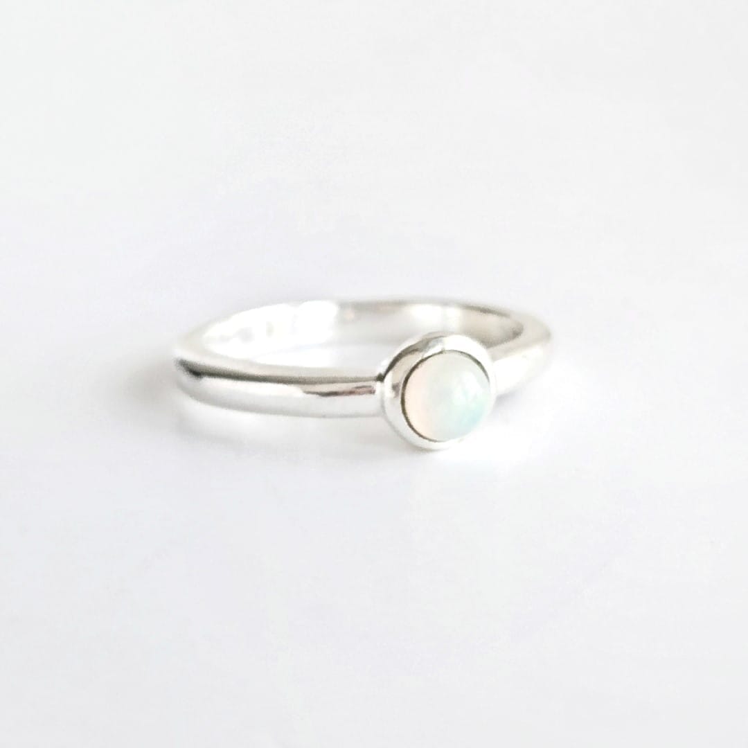 Opal Ring aus Silber Ringe KOOMPLIMENTS