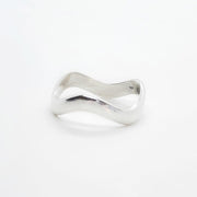 Ring aus echtem Silber wellenförmig Ringe KOOMPLIMENTS