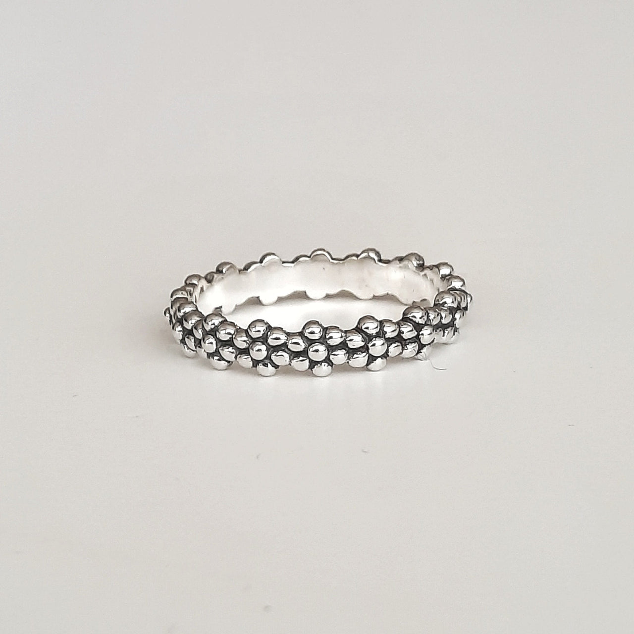 Ring mit Blumen aus Silber Ringe KOOMPLIMENTS