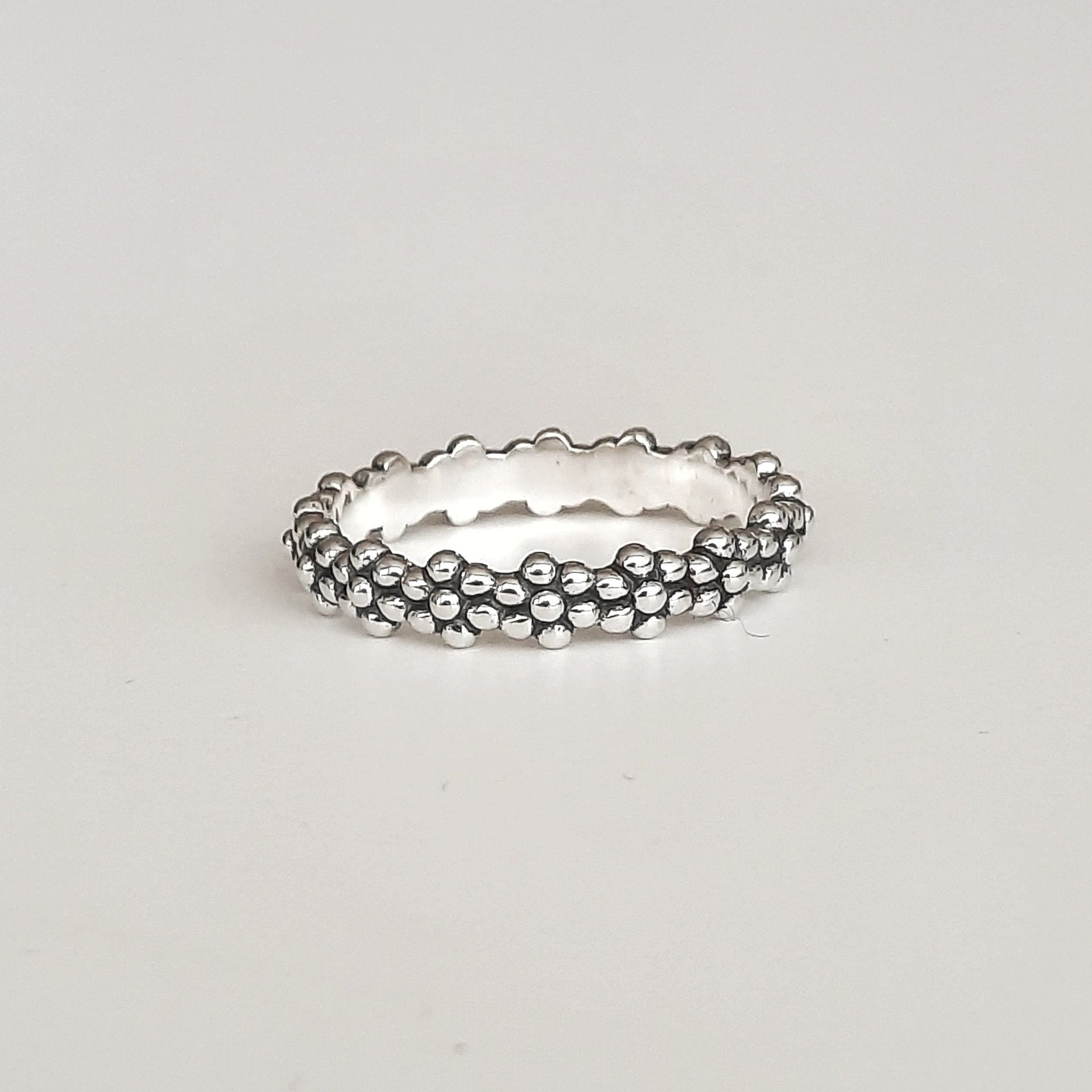 Ring mit Blumen aus Silber Ringe KOOMPLIMENTS