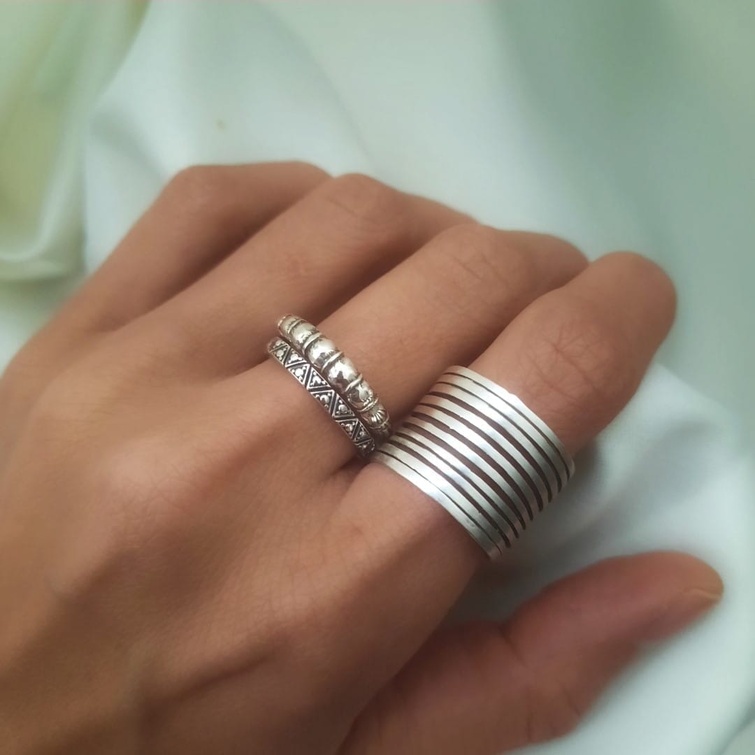 Ring Silber mit Dreiecken Ringe KOOMPLIMENTS