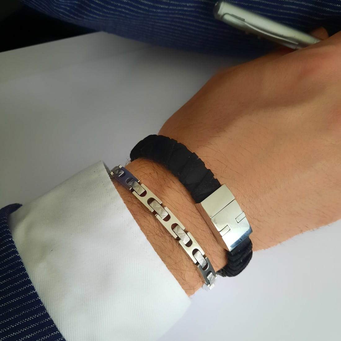 Robustes Leder Armband Herren - Black Mustang Armband Herren KOOMPLIMENTS