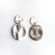 Runde gehämmerte Ohrringe - Unvollkommen Ohrringe KOOMPLIMENTS