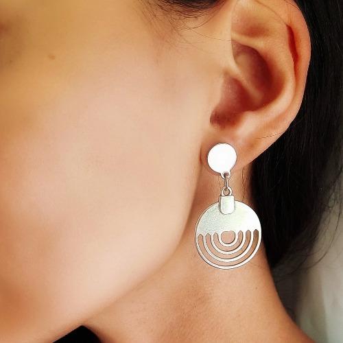 Runde minimalistische Ohrringe im ethnischen Stil Ohrringe KOOMPLIMENTS