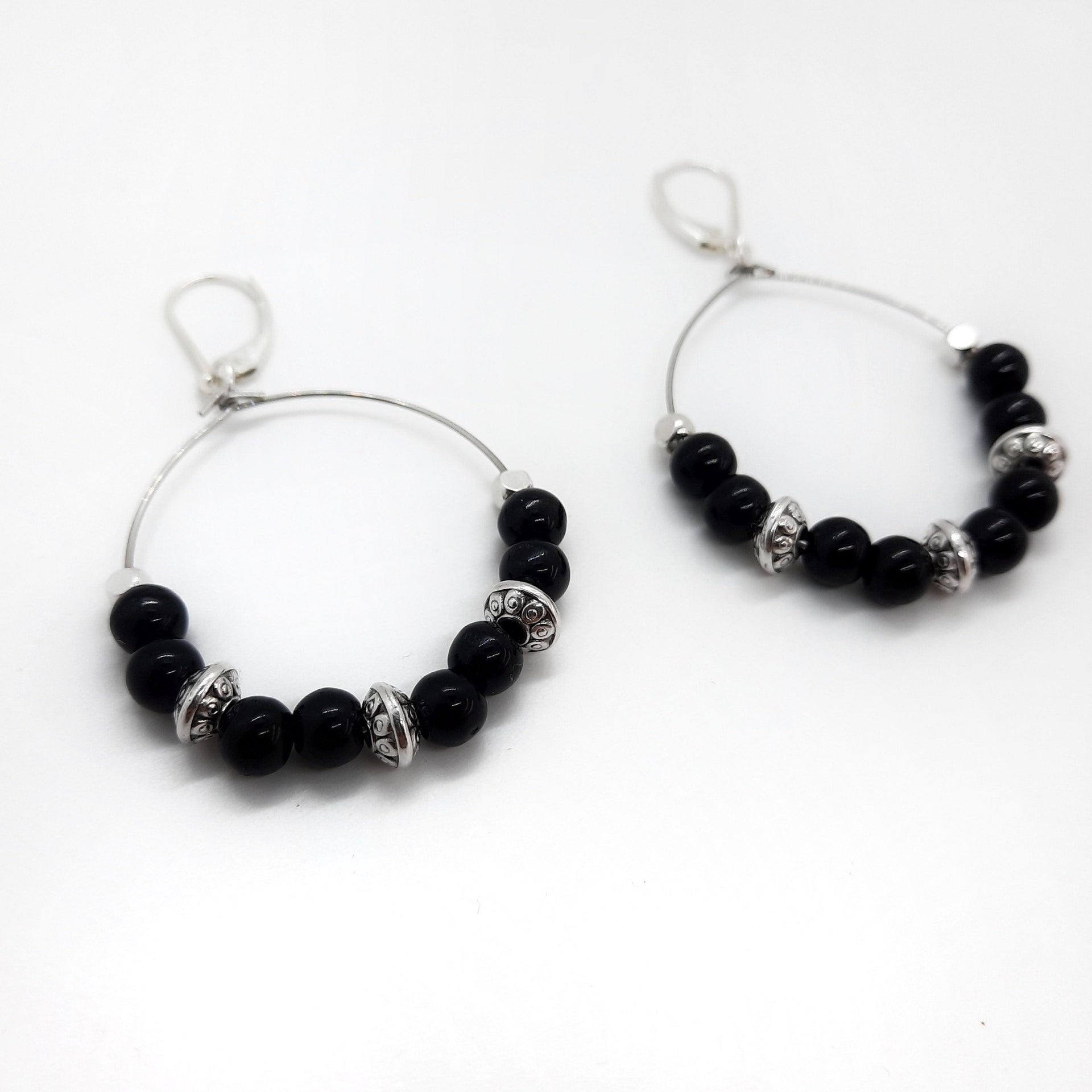 Runde Silber Ohrringe mit Obsidian Perlen - Maurisch Ohrringe KOOMPLIMENTS