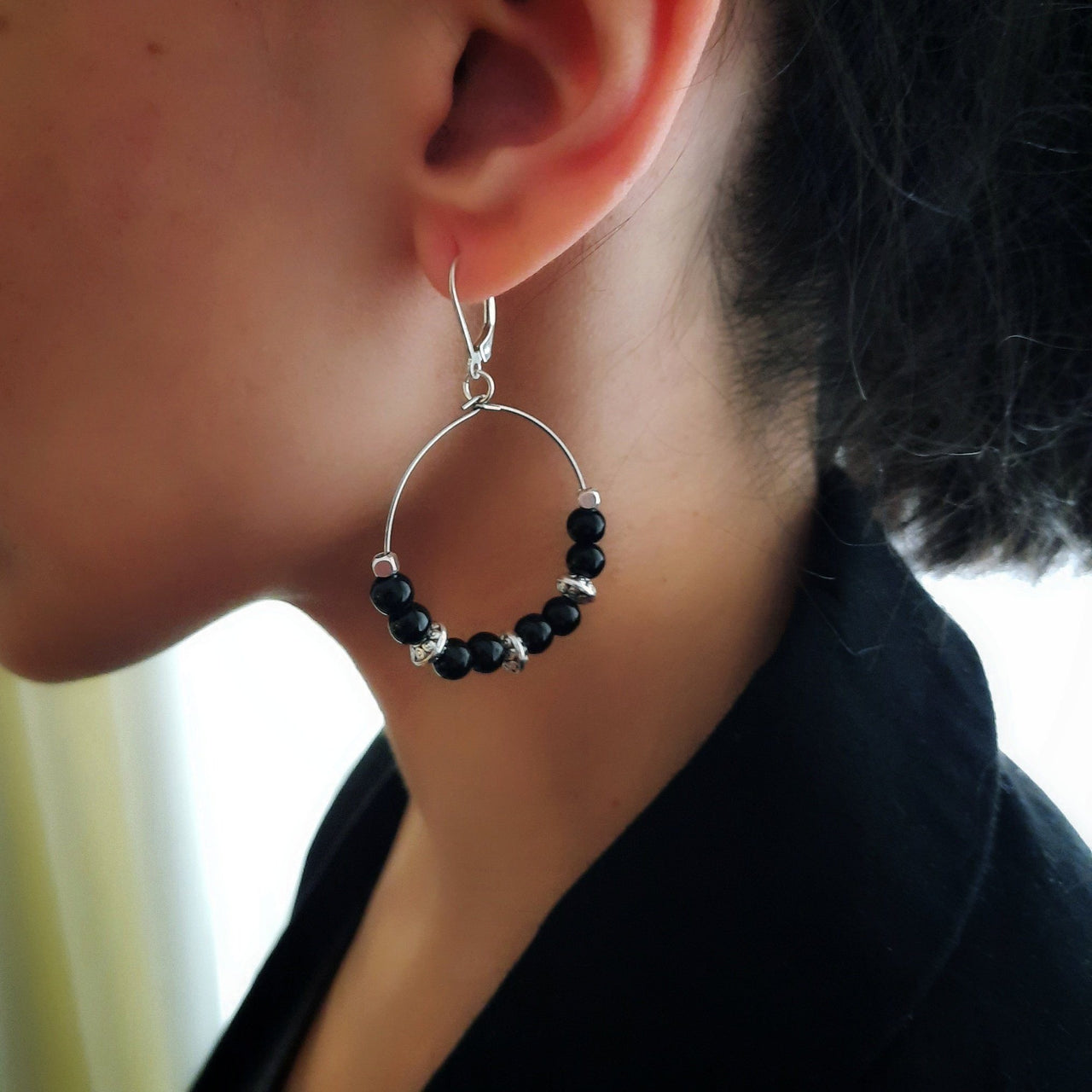 Runde Silber Ohrringe mit Obsidian Perlen - Maurisch Ohrringe KOOMPLIMENTS