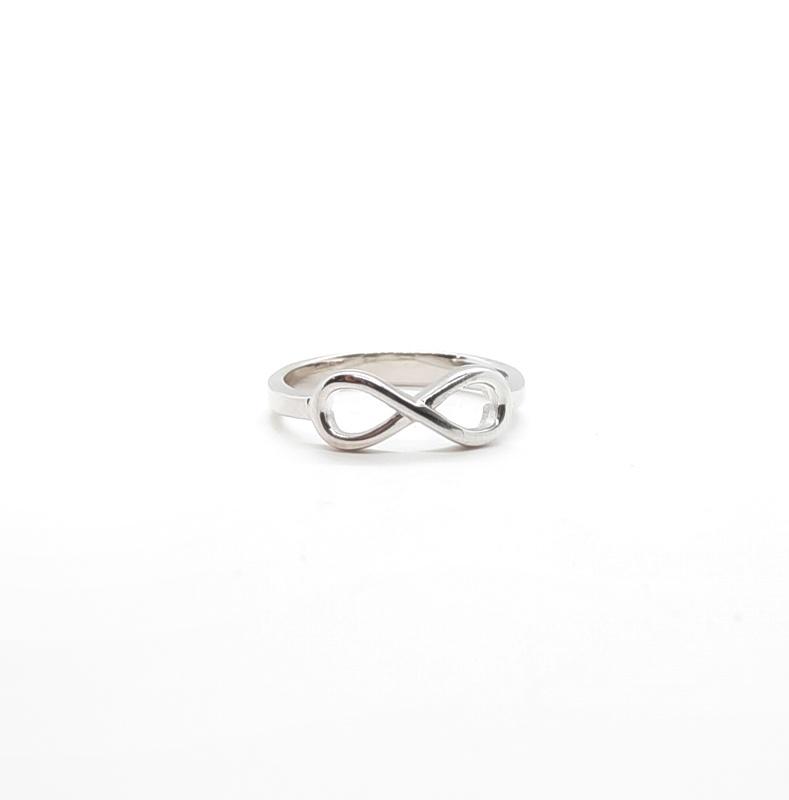 Schlichter Ring aus Silber Schlaufe - Infinity Ringe KOOMPLIMENTS