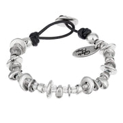 Schwarzes Lederarmband mit Scheiben und Kristallen Armband KOOMPLIMENTS