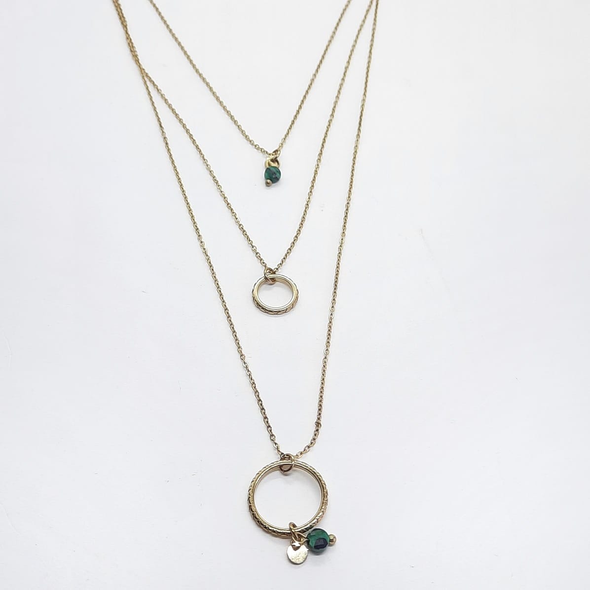 Set aus 3 geschichteten Halsketten mit grünem Malachit-Stein Colliers KOOMPLIMENTS