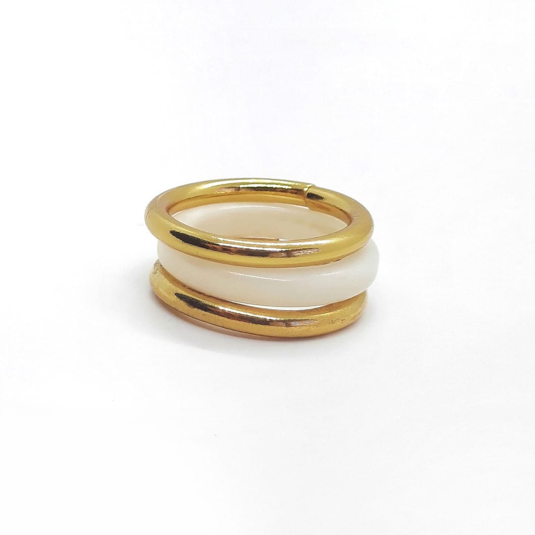 Set aus 3 Ringen 2 vergoldet und einer aus pflanzlichem Elfenbein - JULIET Ringe KOOMPLIMENTS