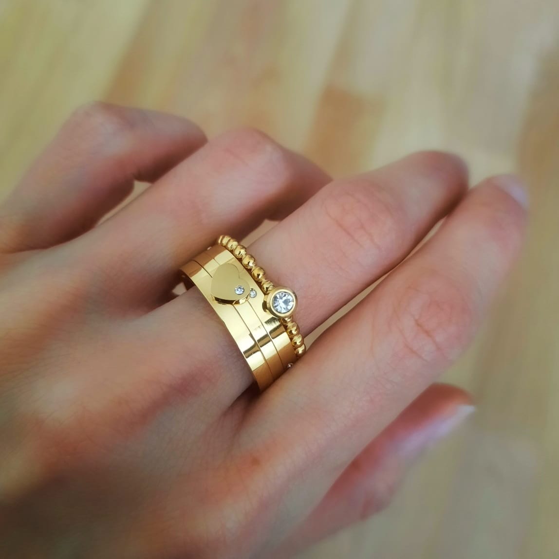 Set mit 4 Gold Ringen mit Zirkonia und Herz Ringe KOOMPLIMENTS