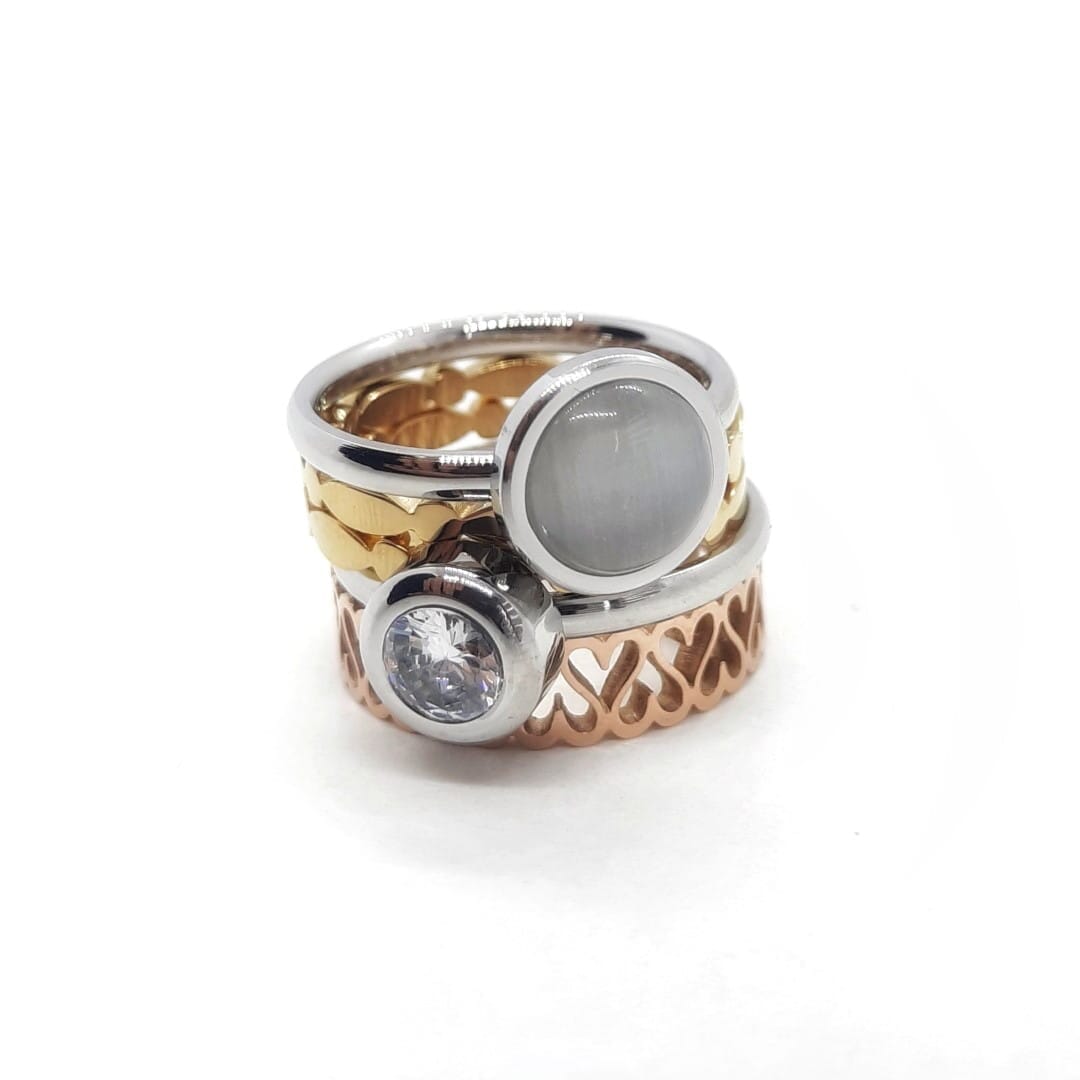 Set mit 4 Ringen mit Zirkonia und Herz - 3 Farben Ringe KOOMPLIMENTS