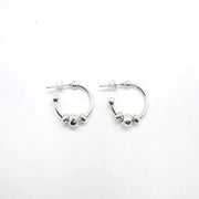 Silber Creolen mit runden Perlen - Creolita Ohrringe KOOMPLIMENTS