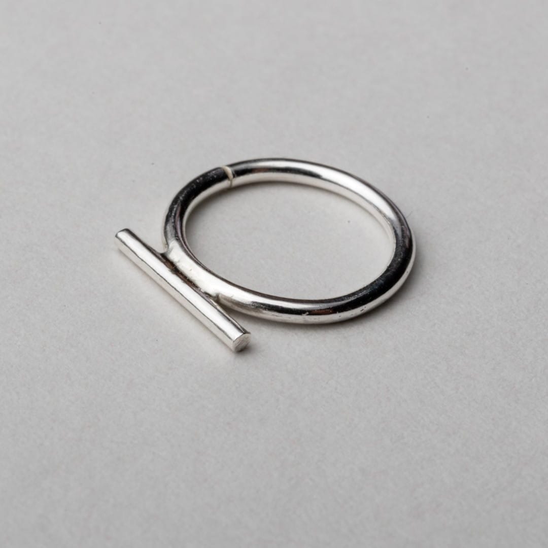 Silber Piercing mit zeitlosem Design - ORING ECLIPTIC Ohrstecker KOOMPLIMENTS