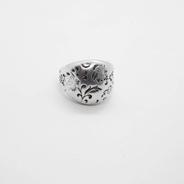 Silber Ring mit Blumen Gravur - Floral Ringe KOOMPLIMENTS
