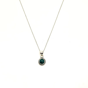 Cadena de plata con colgante de jade