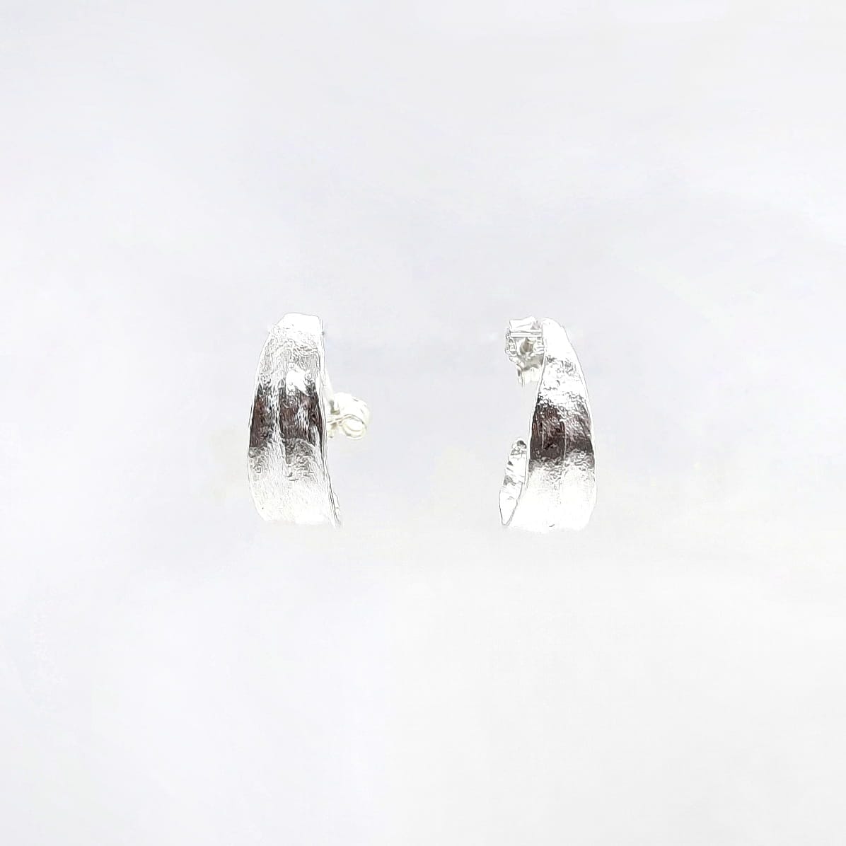 Silberne Creolen in Form eines Olivenblattes - Olive Leaf Silver Ohrringe KOOMPLIMENTS