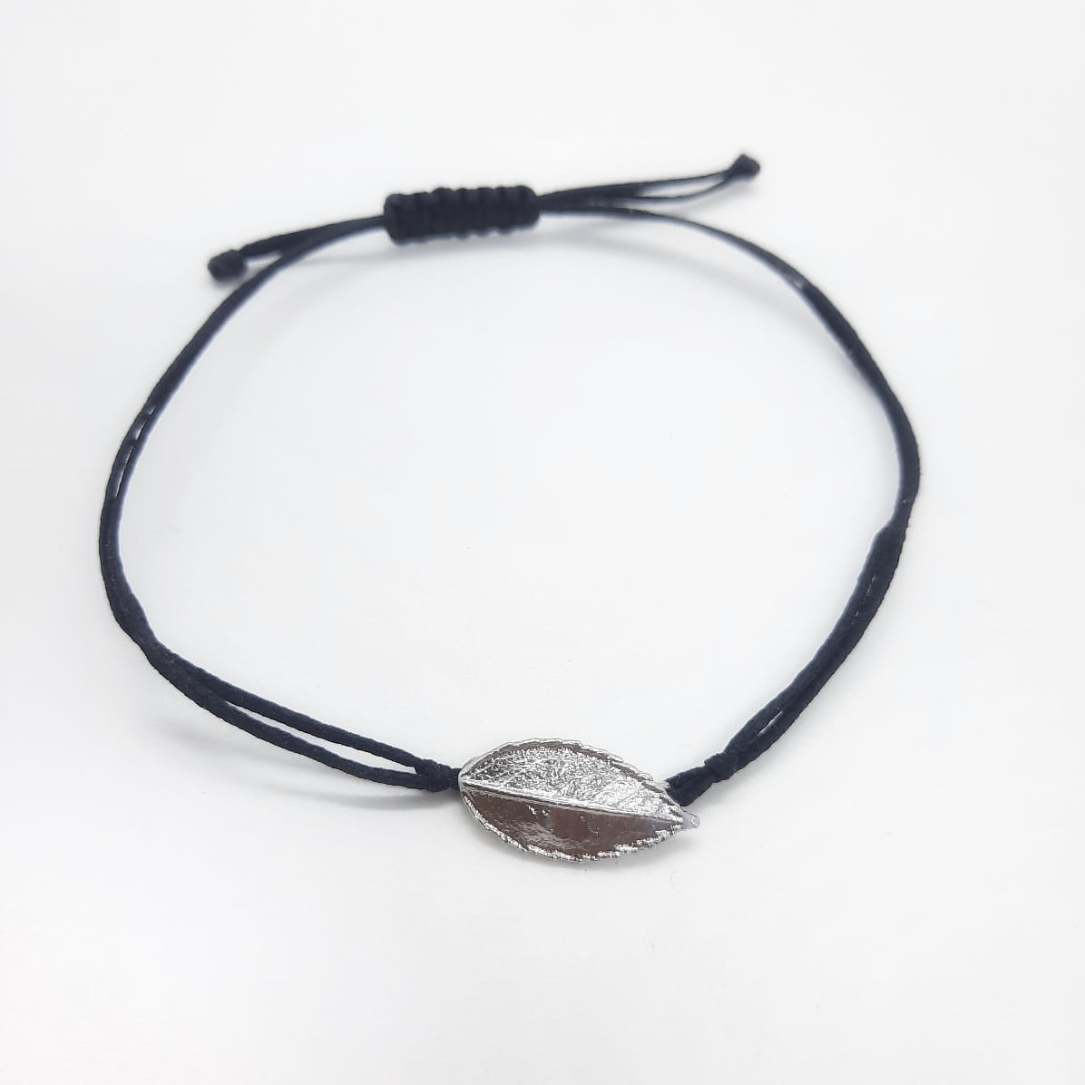Silbernes verstellbares Rosenblatt-Armband - Real Rose Leaf Armband KOOMPLIMENTS