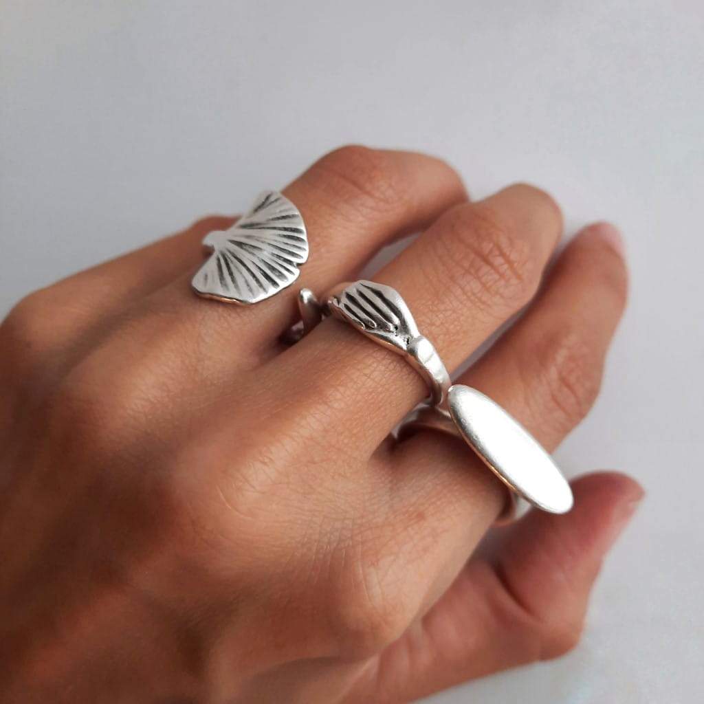 Silberring für Damen mit Händen - Hand in Hand Ringe KOOMPLIMENTS