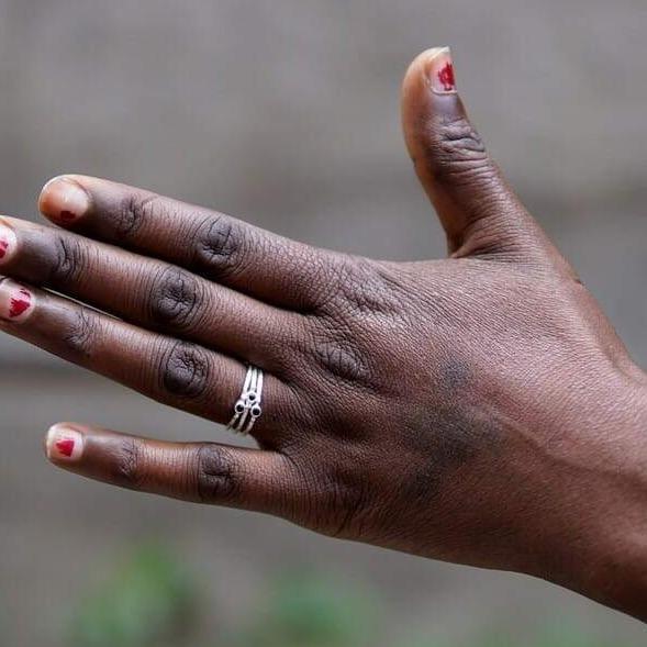 Stapelring-Set aus Silber mit kleiner Stein - Black Ringe KOOMPLIMENTS
