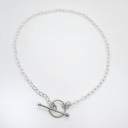 Trendige Halskette mit Kreis und Stift aus Silber Halsketten KOOMPLIMENTS