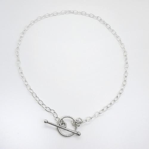 Trendige Halskette mit Kreis und Stift aus Silber Halsketten KOOMPLIMENTS