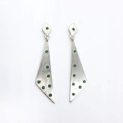 Triangel Ohrringe Matt Silber aus Indien - Onyx Green Ohrringe KOOMPLIMENTS