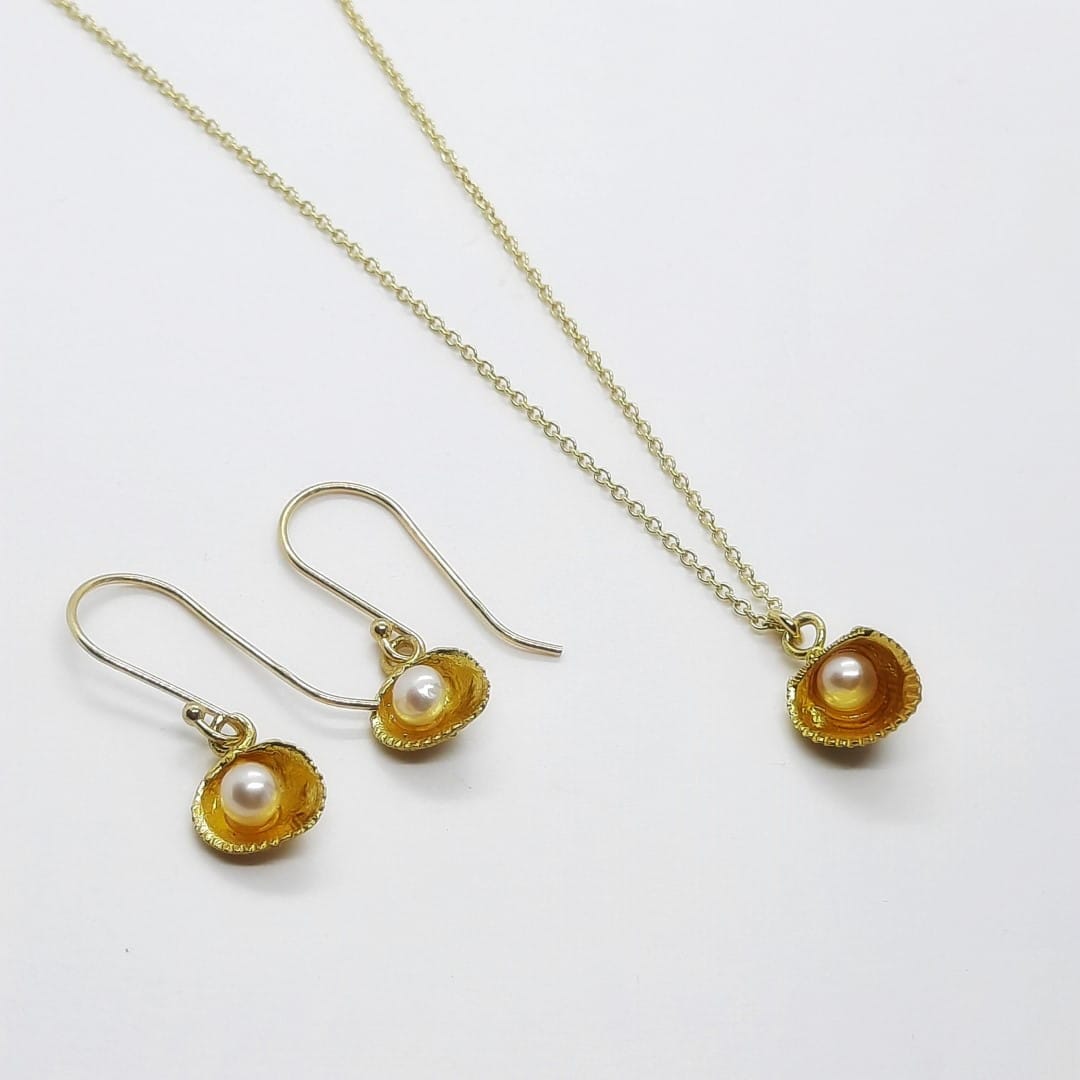 Vergoldeter Muschelring mit Astguss Ringe KOOMPLIMENTS